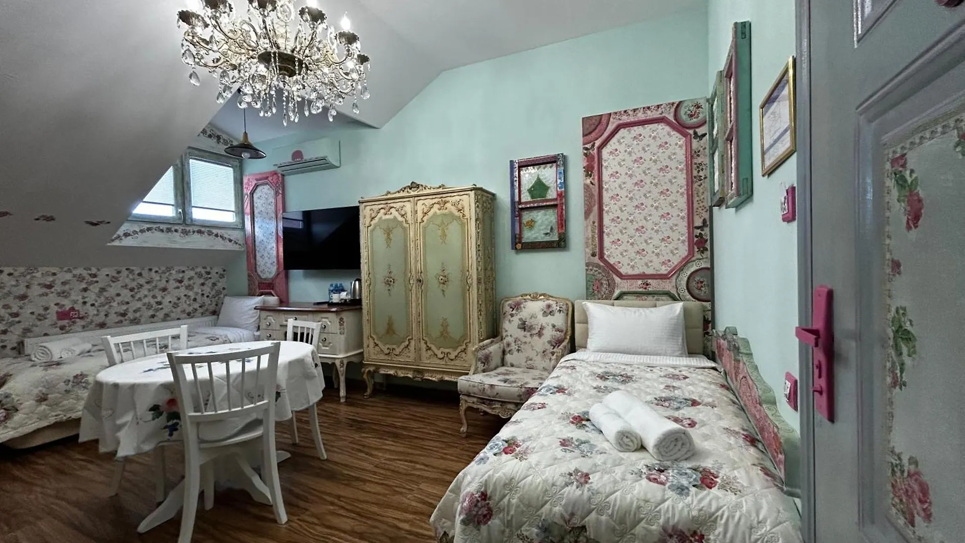 ****  Hotel Zerta Old Tiflis Gürcistan